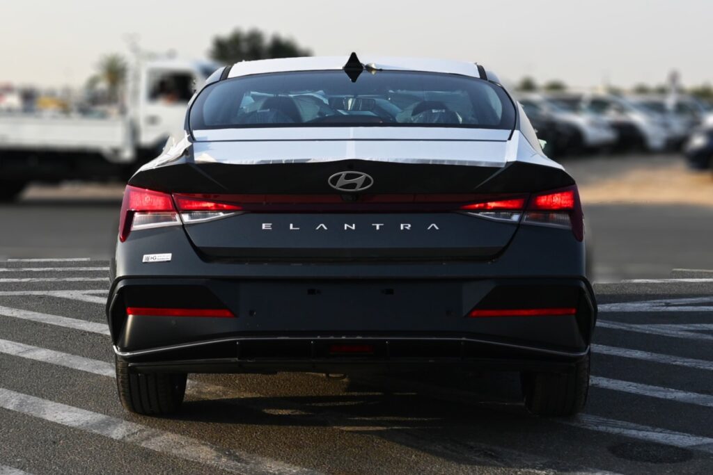 Hyundai Elantra 2024
